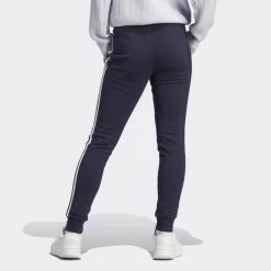 ADIDAS Essentials 3-Stripes French Terry Cuffed Broek -Kleding Verkoop essentials 3 stripes french terry cuffed broek 2